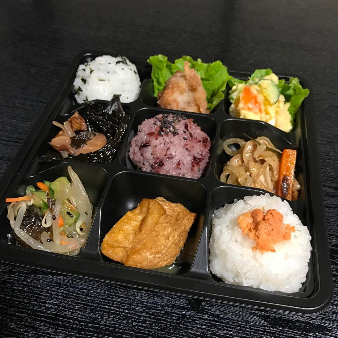 ヤマキチ弁当

ちょこちょこっと美味しさ溢れます♪