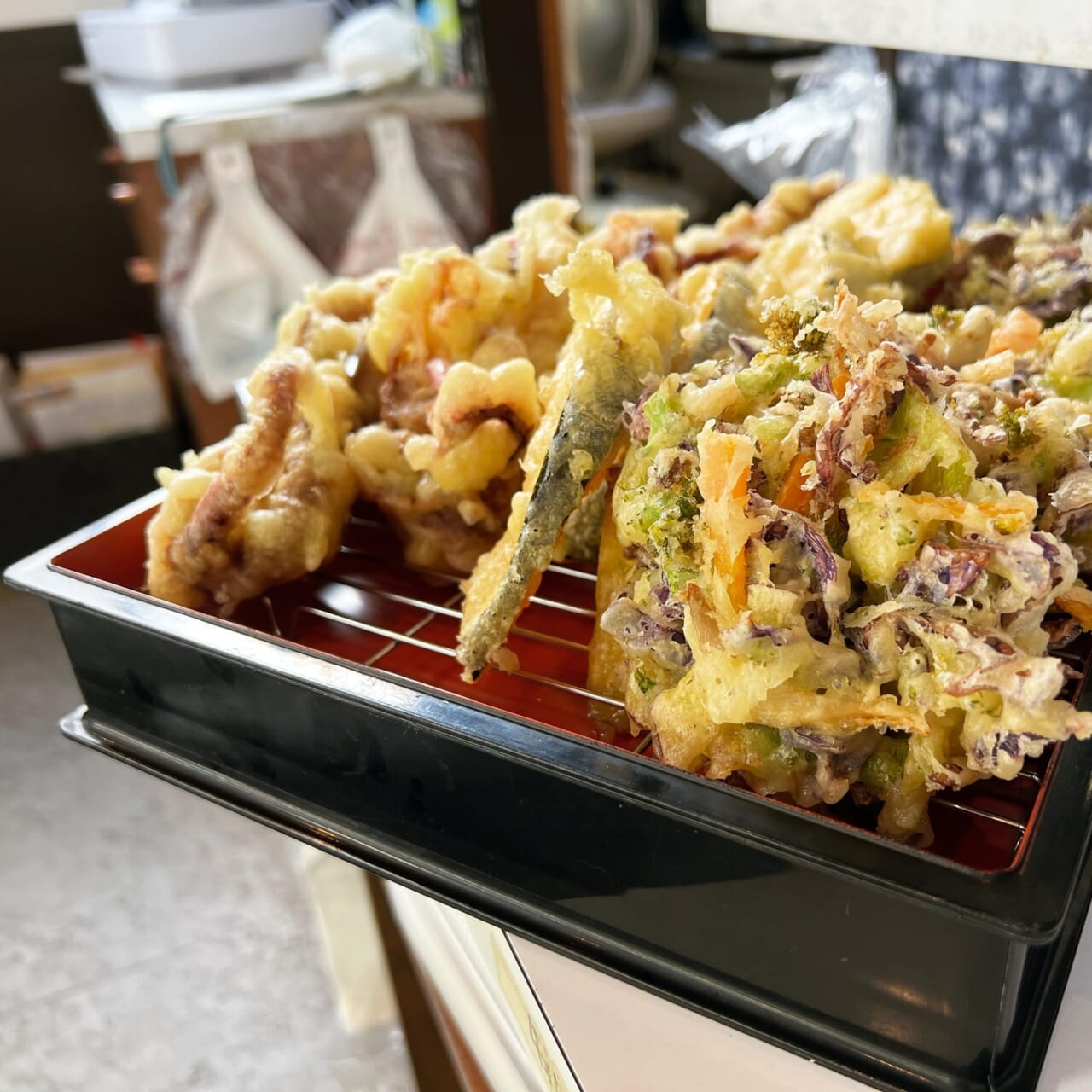 紫キャベツのかき揚げ

ヤマキチの天ぷらも人気です♪

晩げのゴッツォに！
今日も美味しく